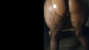 thick pawg showing off her big ass and juicy tits