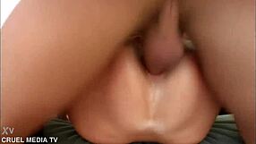 Double penetration in tight ass for Euro milf Leonie! 😍